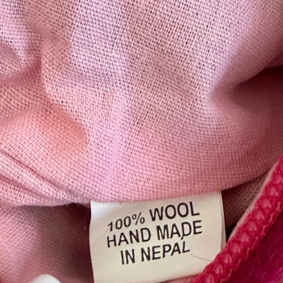 Handmade Felt Wool Clutch Purse • Leaf Motif - Picture 7 of 8